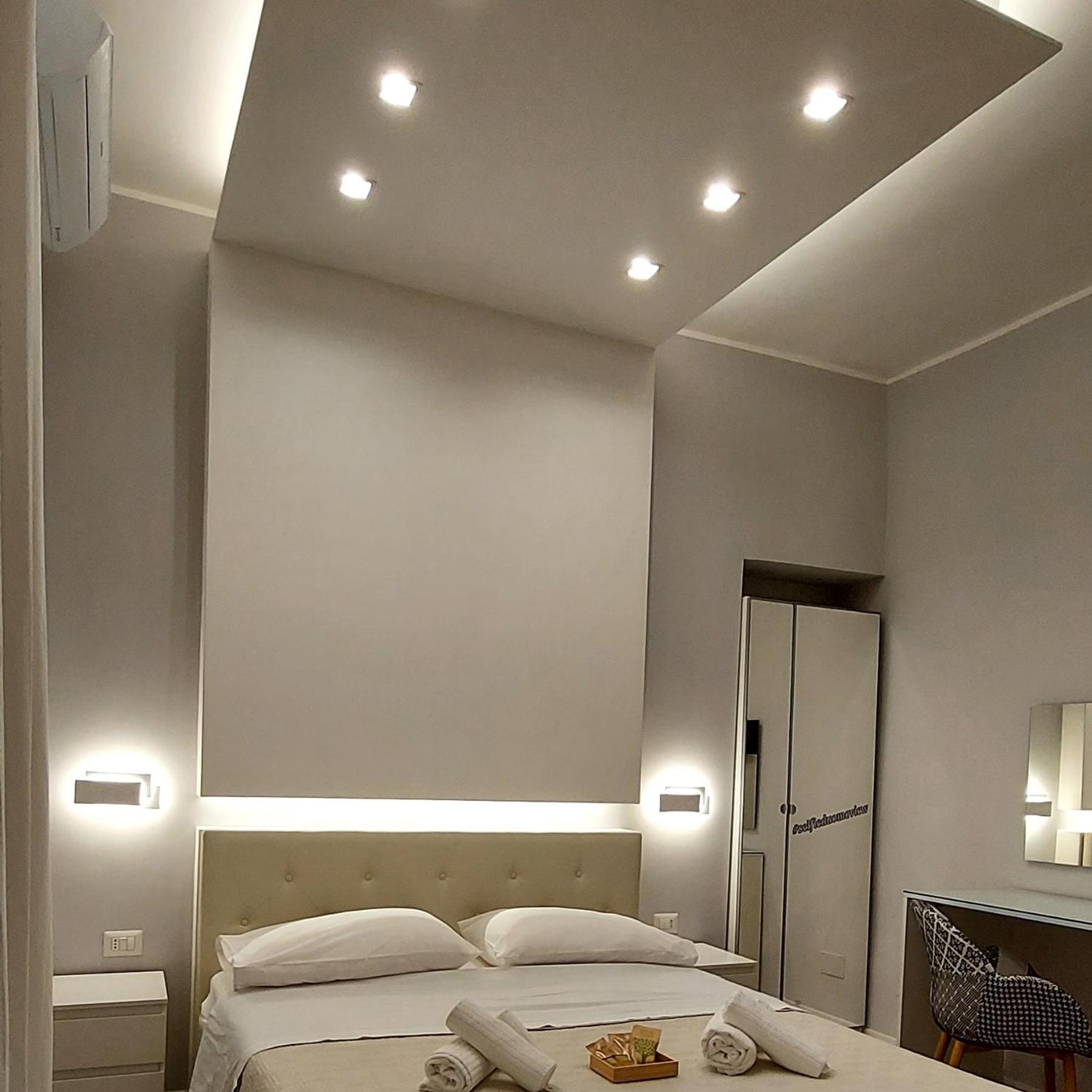 Duomo View Naples Bed & Breakfast Стая снимка